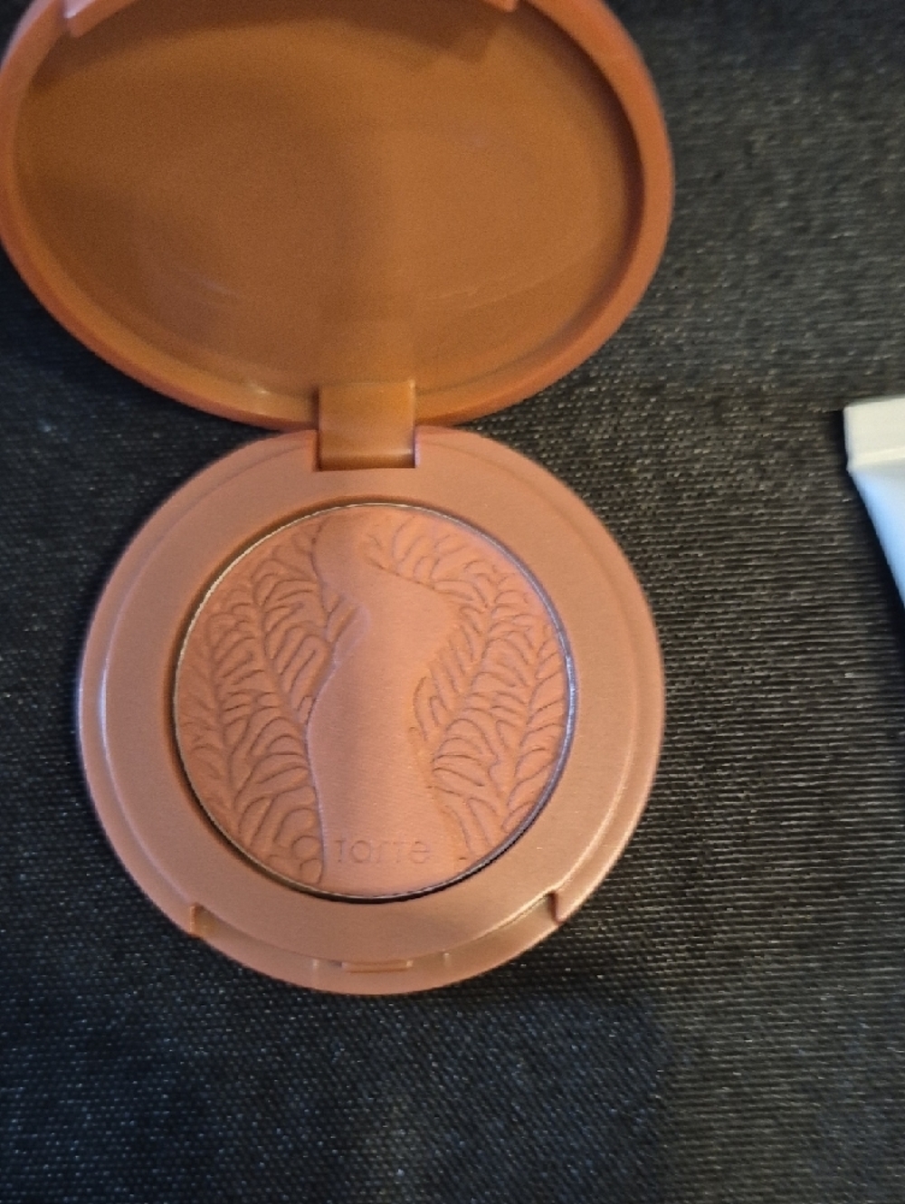 Beauty Bundle With La Mer Moisturizing Cream, Tarte, Amika, Bobbi Brown 5 Total - Picture 8 of 9